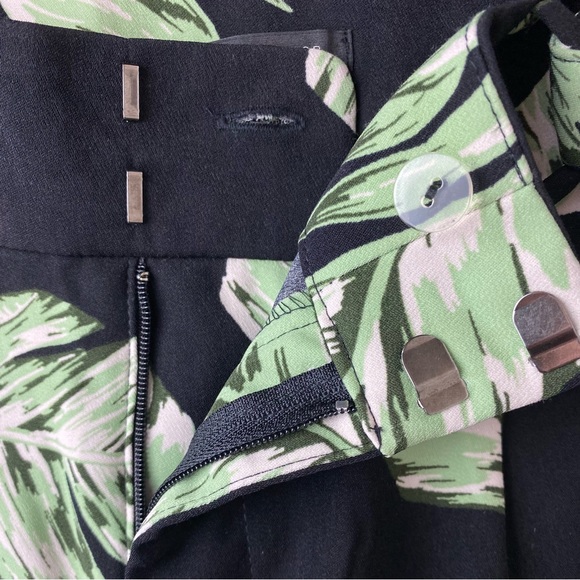 ANN TAYLOR ☆ Black w/ Green Palm Leaf Shorts ☆ Size 0 ☆ NWT - Picture 5 of 6